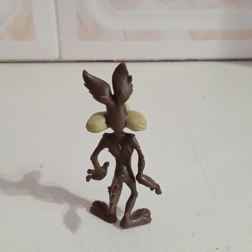 Coyote collectible figure like new