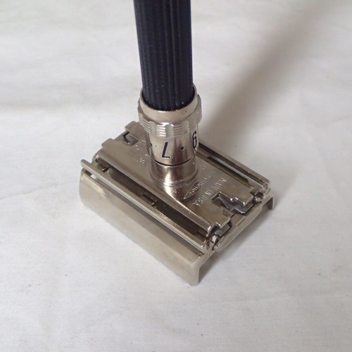 Gillette Super Adjustable 109 Black Beauty Safety Razor like new