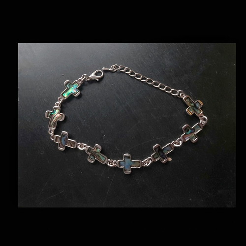 Bracelet crosses new