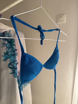 Luigi blue ribbed bikini with light padding