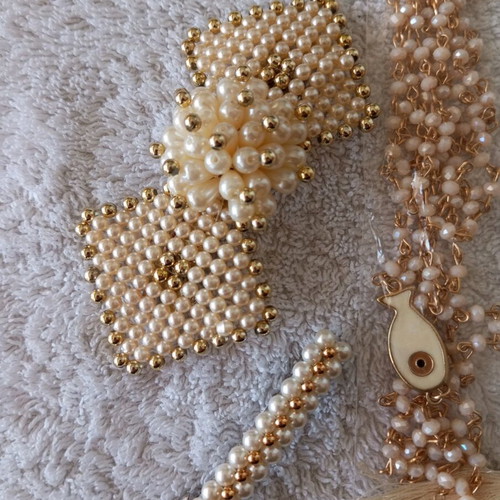 Handmade necklace and two hair clippers new, white and gold