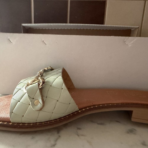 Women's leather slippers new, green, size 39