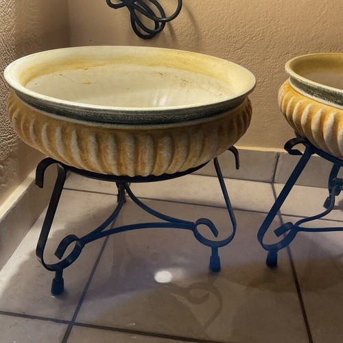 Set of 2 handmade ceramic flowerpots with metal stands