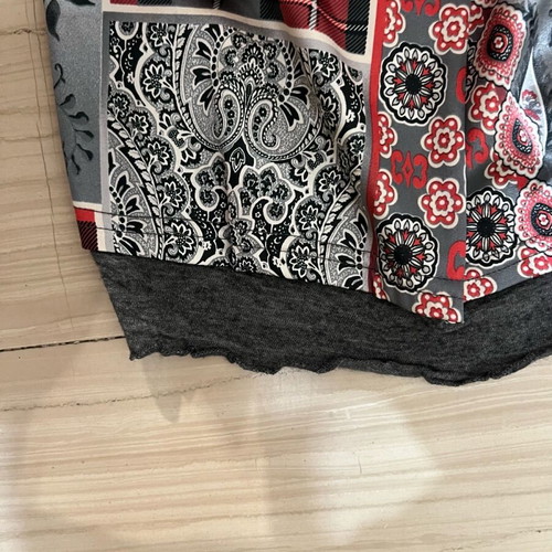 Vintage satin Italian skirt with pattern gray like new