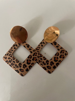 Leopard earrings new