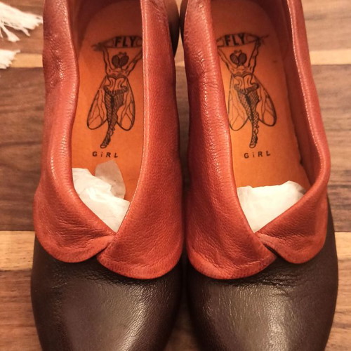 Fly London leather pumps new in brown and orange