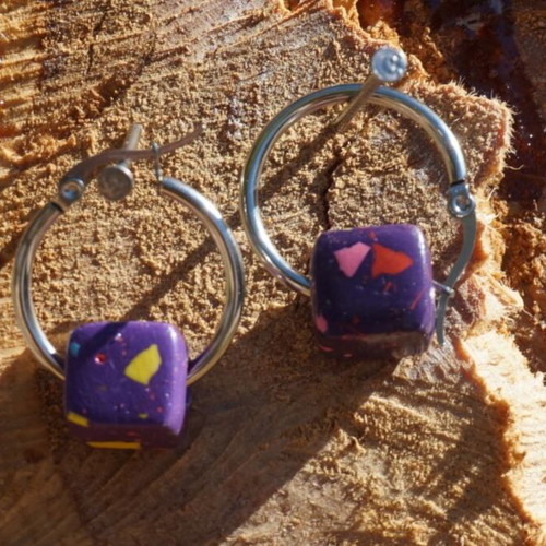 Earrings handmade from scratch, like new, ecological resin purple hoops 2.5 cm