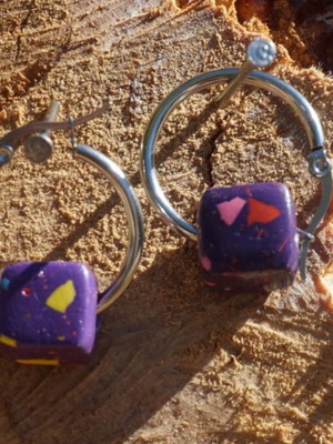 Earrings handmade from scratch, like new, ecological resin purple hoops 2.5 cm