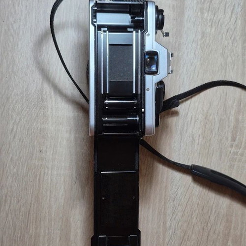Olympus OM-10 αναλογική φωτογραφική μηχανή SLR 35mm μεταχειρισμένη με φακό Tokina RMC 28-50mm
