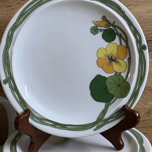 Thomas Germany German porcelain used, set with 8 plates and teapot