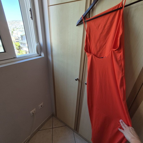 Zara red maxi dress with open back like new, size S