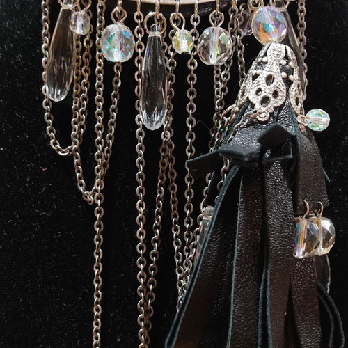 Chocker leather with iridescent crystals like new, black