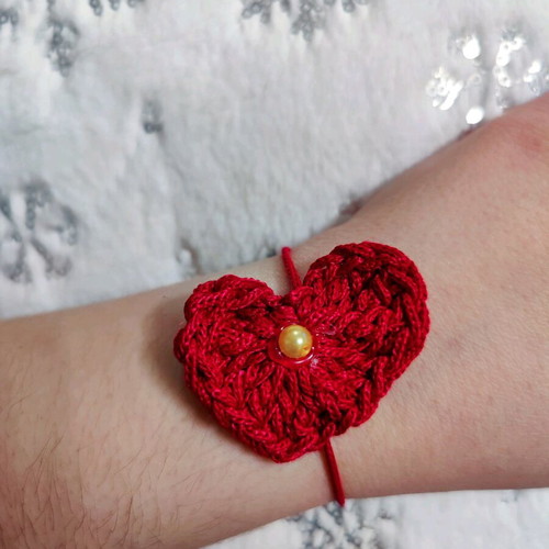 Macrame heart bracelet red handmade new