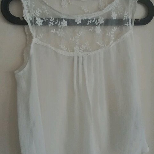 Gilly Hicks blouse with lace, like new, white, size S