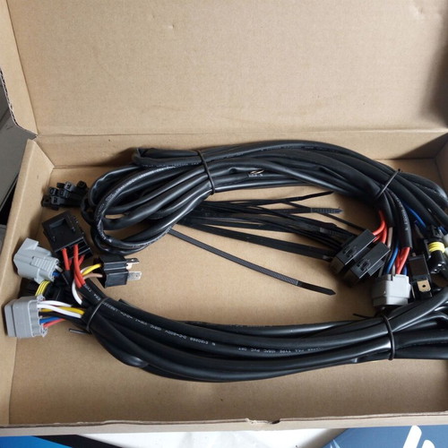 Bi-Xenon H4 Kit 6000K Cold White Lights Welldone new