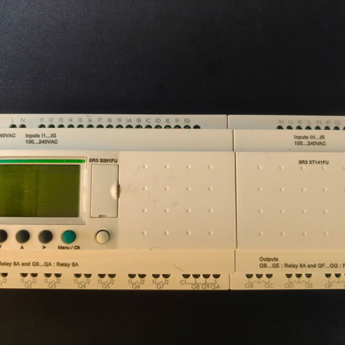 Schneider Electric Zelio Logic SR3B261FU with SR3XT141FU expansion and SR2CBL01 cable