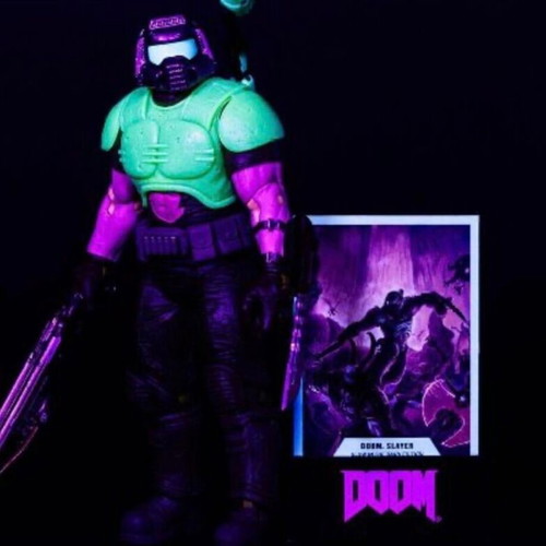 Doom Slayer Classic Glow in the Dark Edition figure