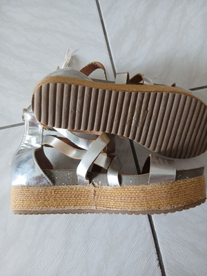 Platform sandals silver like new, size 40