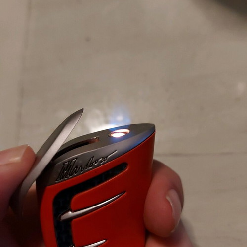 Malboro lighter 00s collectible new