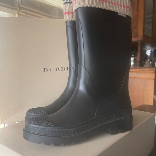 Burberry black rain boots with check lining size 38 like new