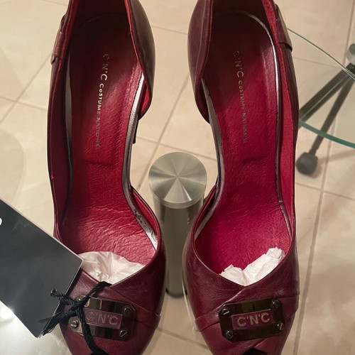 C’N’C’ Leather Pumps new, No 37, burgundy color