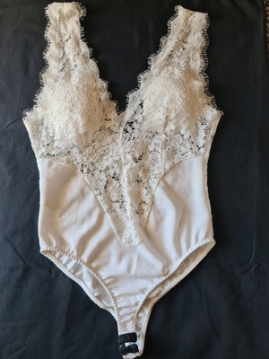 Bodysuit with lace details like new