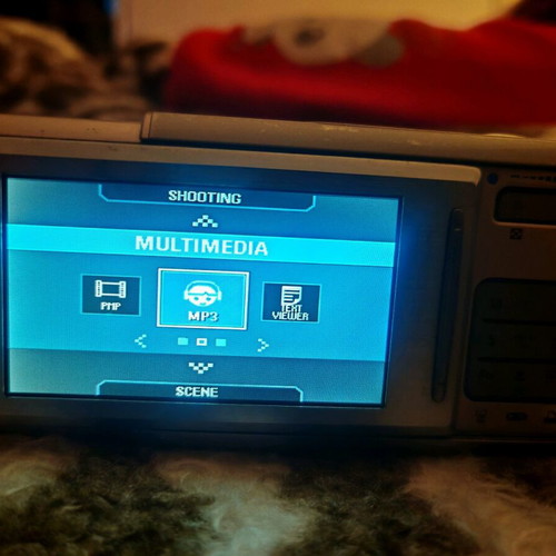 Samsung Digimax i70 Slide digital camera used with case and memory card