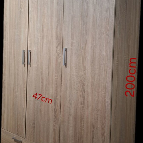 Three-door wardrobe with 2 drawers and shelves
