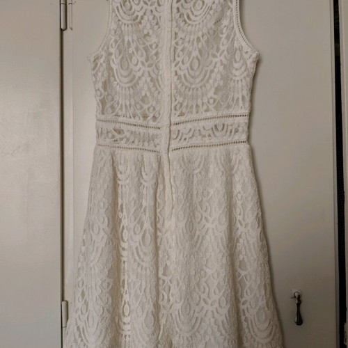 White lace dress H&M like new - 7,50 - Vendora.cy White lace dress H&M like new - 7,50 - Vendora.cy