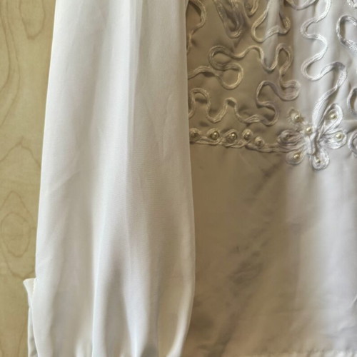 Arma women's shirt size 48 like new with pearl embroidery white