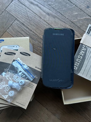 Κουτί και θήκη Samsung Galaxy S4 mini μεταχειρισμένα