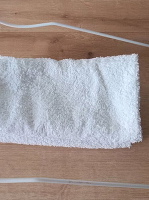 Baby Bathing Position "O Kosmos Tou Morou" like new with 2 cotton towels
