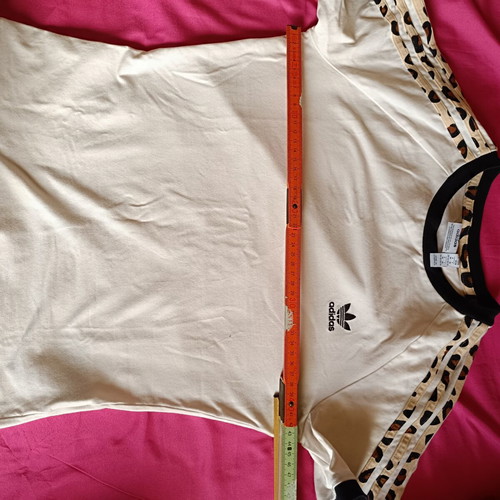 Adidas women's t-shirt like new, size M