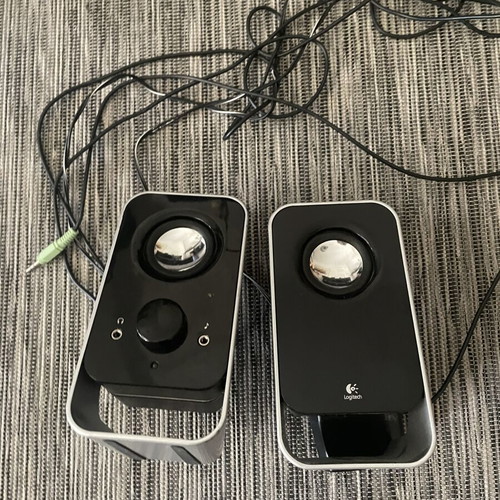 Logitech floor speakers like new, ideal for gaming
