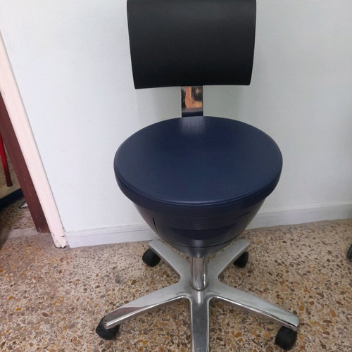 Chair like new, ideal for hair salon