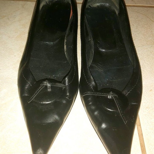 Fundulakis vintage black low-heeled pumps size 38 used, heel repair needed