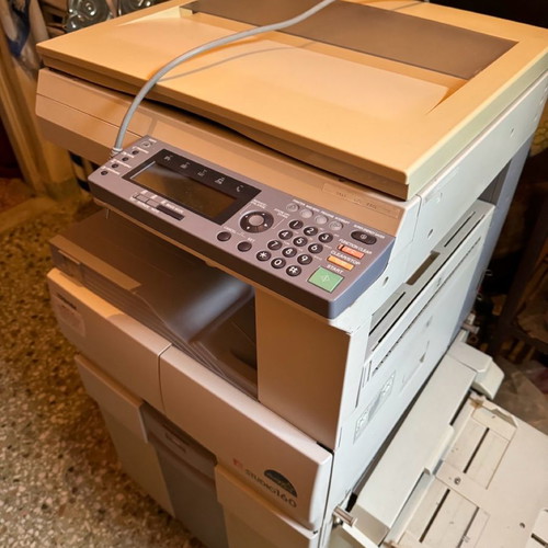 Toshiba E STUDIO 160 photocopier used, with new toner, for parts or repair