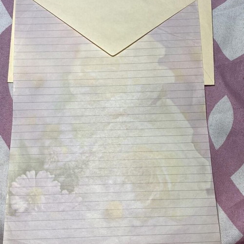 Letter writing set like new, 4 sheets with envelopes