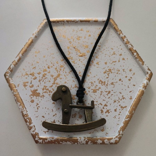 Necklace horse new with metal pendant
