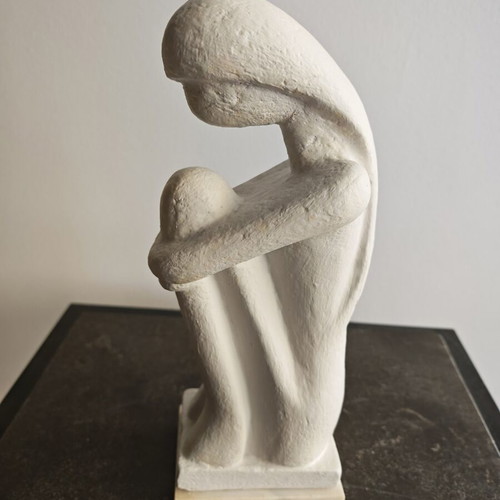 Decorative sculpture like new with marble base, 28 cm tall