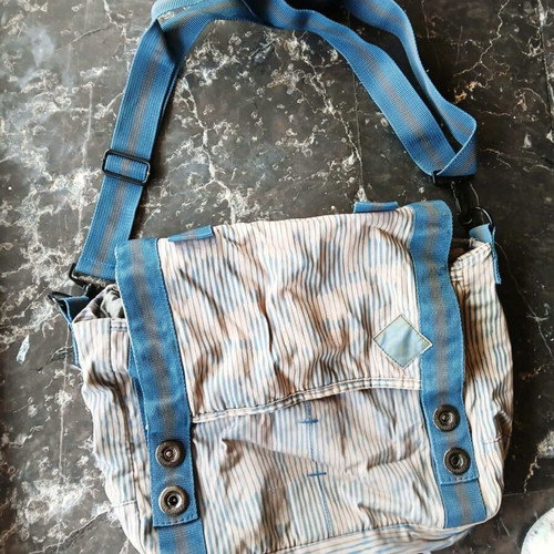 Attrattivo messenger bag crossbody like new, gray and blue