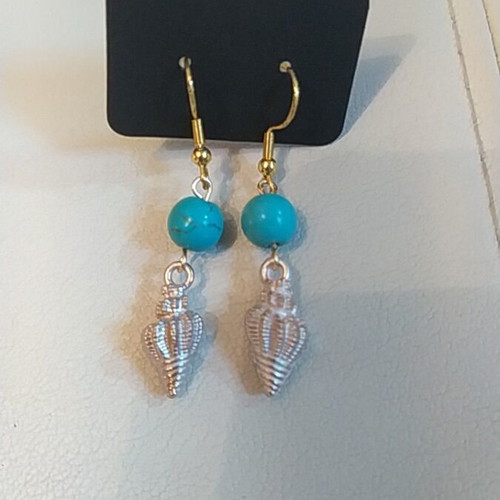 Handmade earrings with howlite, new, turquoise and gold