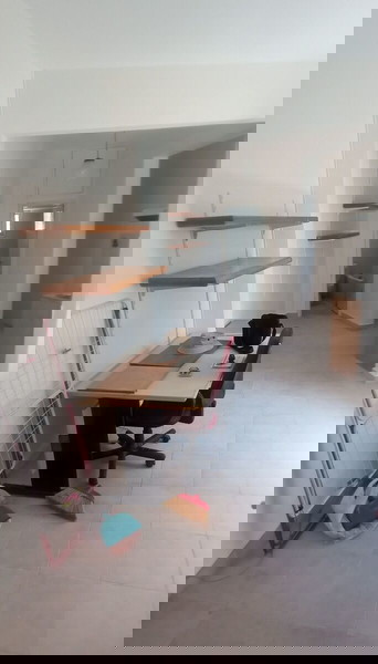 Ενοικιαζεται διαμερισμα 35 τ.μ. στην οδο Αθωνος .