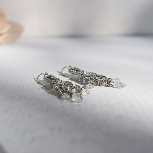 Chandelier earrings with crystals and rhinestones vintage style like new