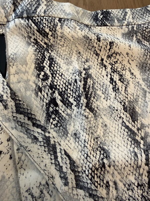 Wrap skirt one size S/M, black and white
