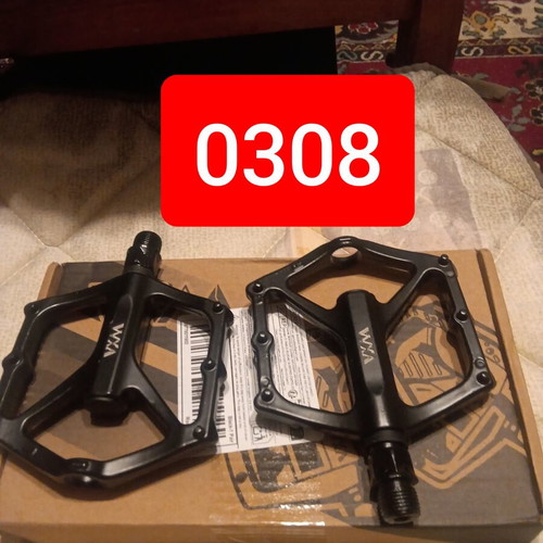 Bicycle pedals new