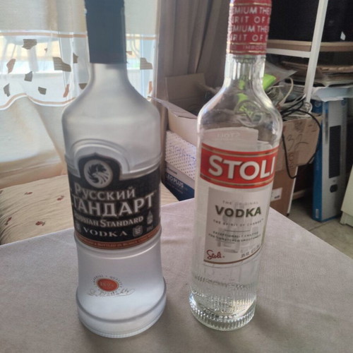 Vodka Stoli 70cl and Russian Standard 1lt pair, little used