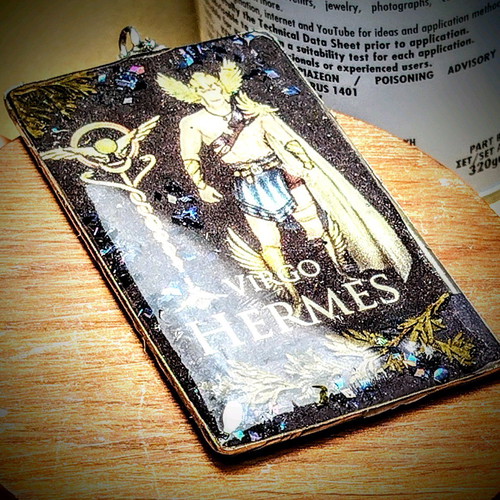 Small Hermes frame new, handmade with steel and crystals