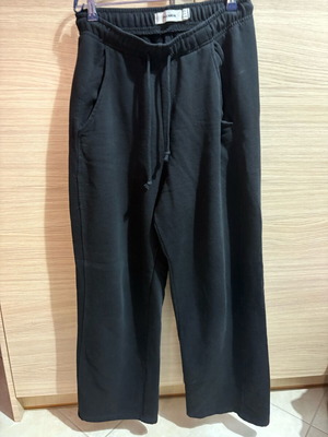 Pull & Bear black sweatpants like new, size M