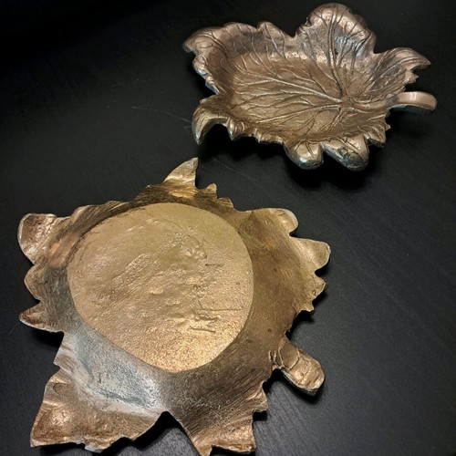 Vintage brass ashtrays leaf-shaped set of 2 like new